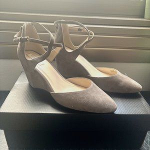 Grey swayed wedge sandals